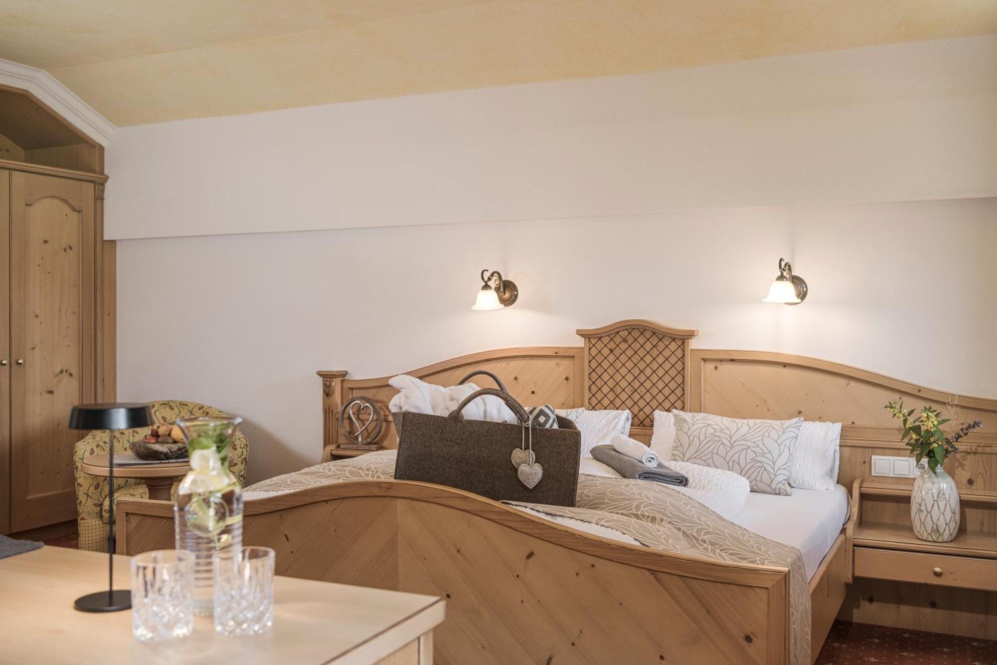 Biohotel Rastbichlhof Neustift im Stubaital Exterior foto